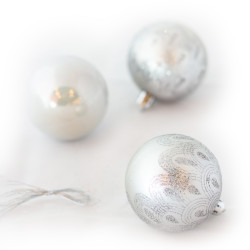 Set de 9 Bolas Perladas y Mate con Glitter de 6 cm Plateadas Alparamis