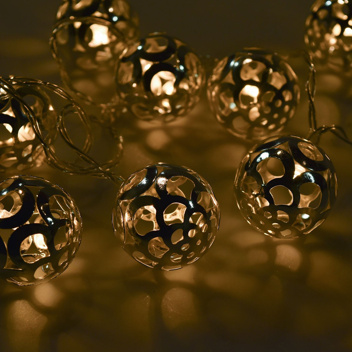 Luces de bolas LED Plateadas 4 cm