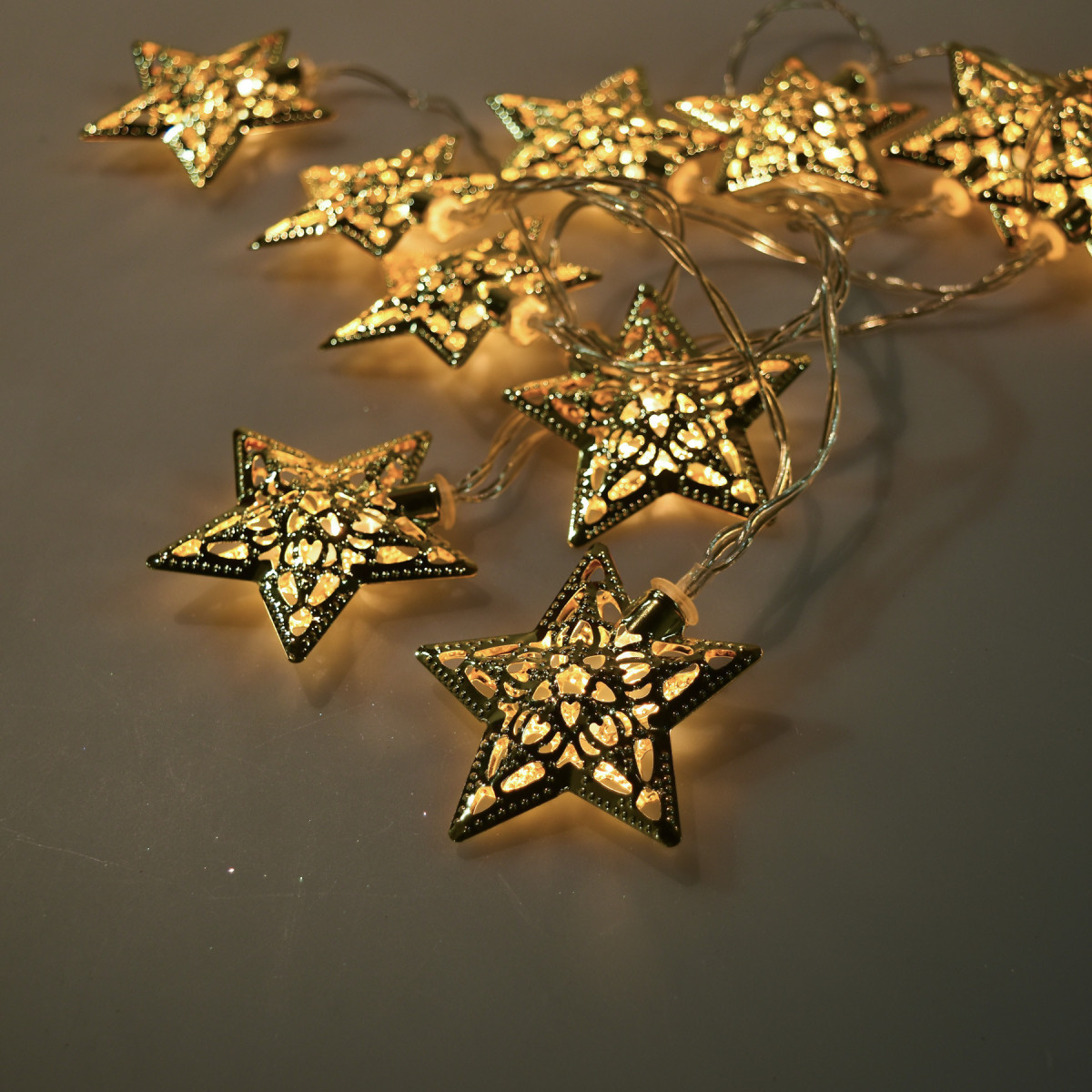Guirnalda de 10 Estrellas LED 4 cm Rojas Alparamis