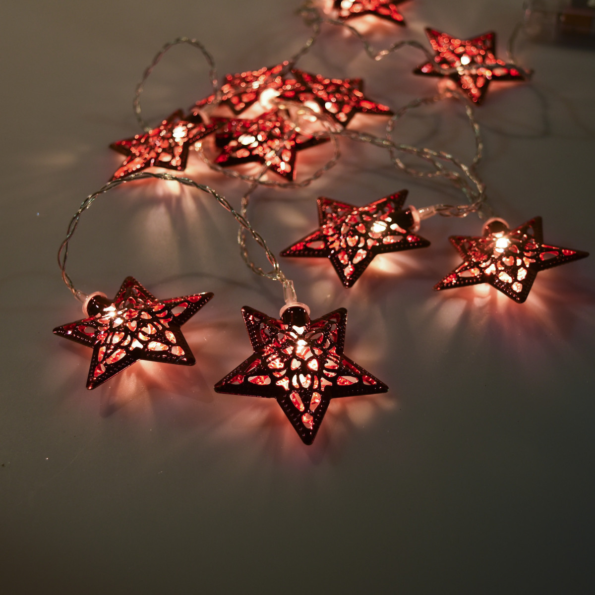 Guirnalda de 10 Estrellas LED 4 cm Rojas Alparamis
