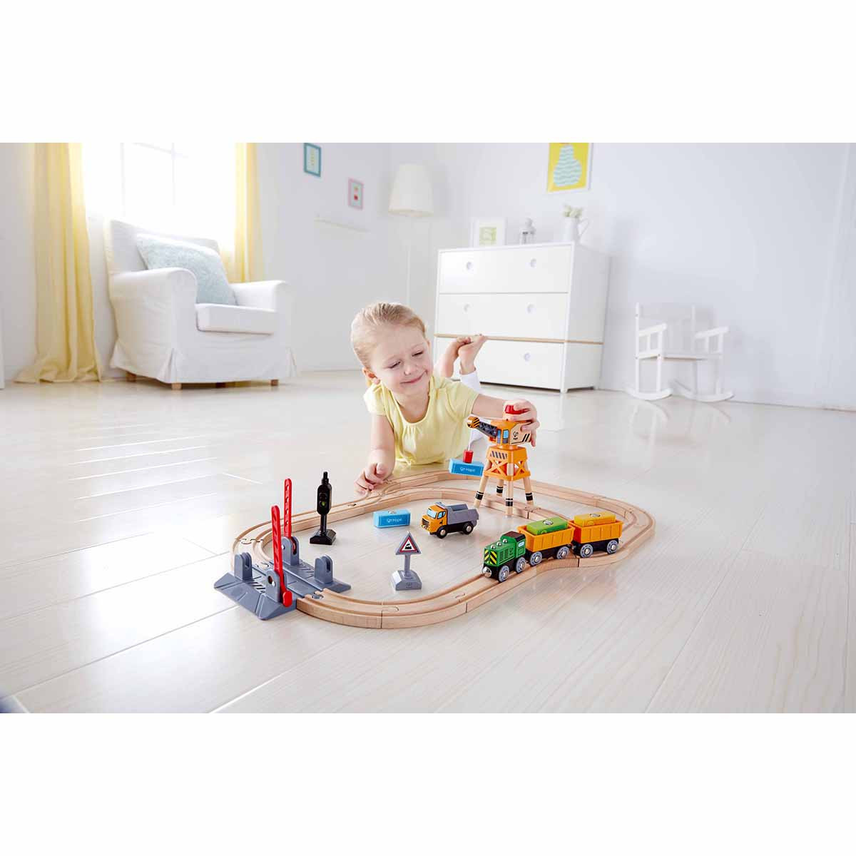 Set de Pista de Vías y Cruce con Tren y Grúa de Juguete Hape
