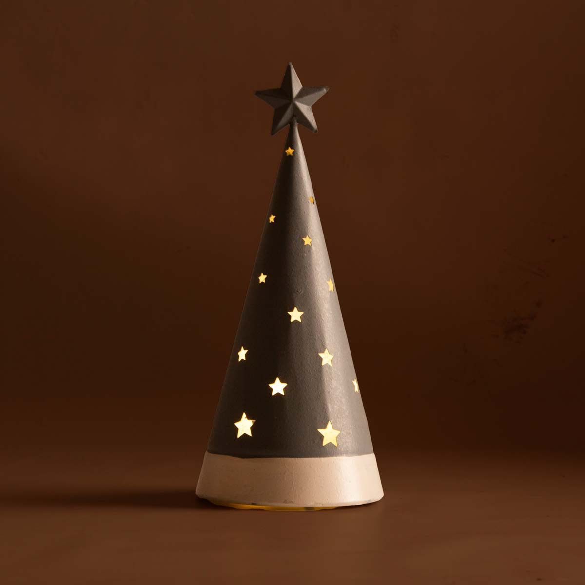 Adorno de Pino Gris con Estrellas con Luz 25 cm Alparamis