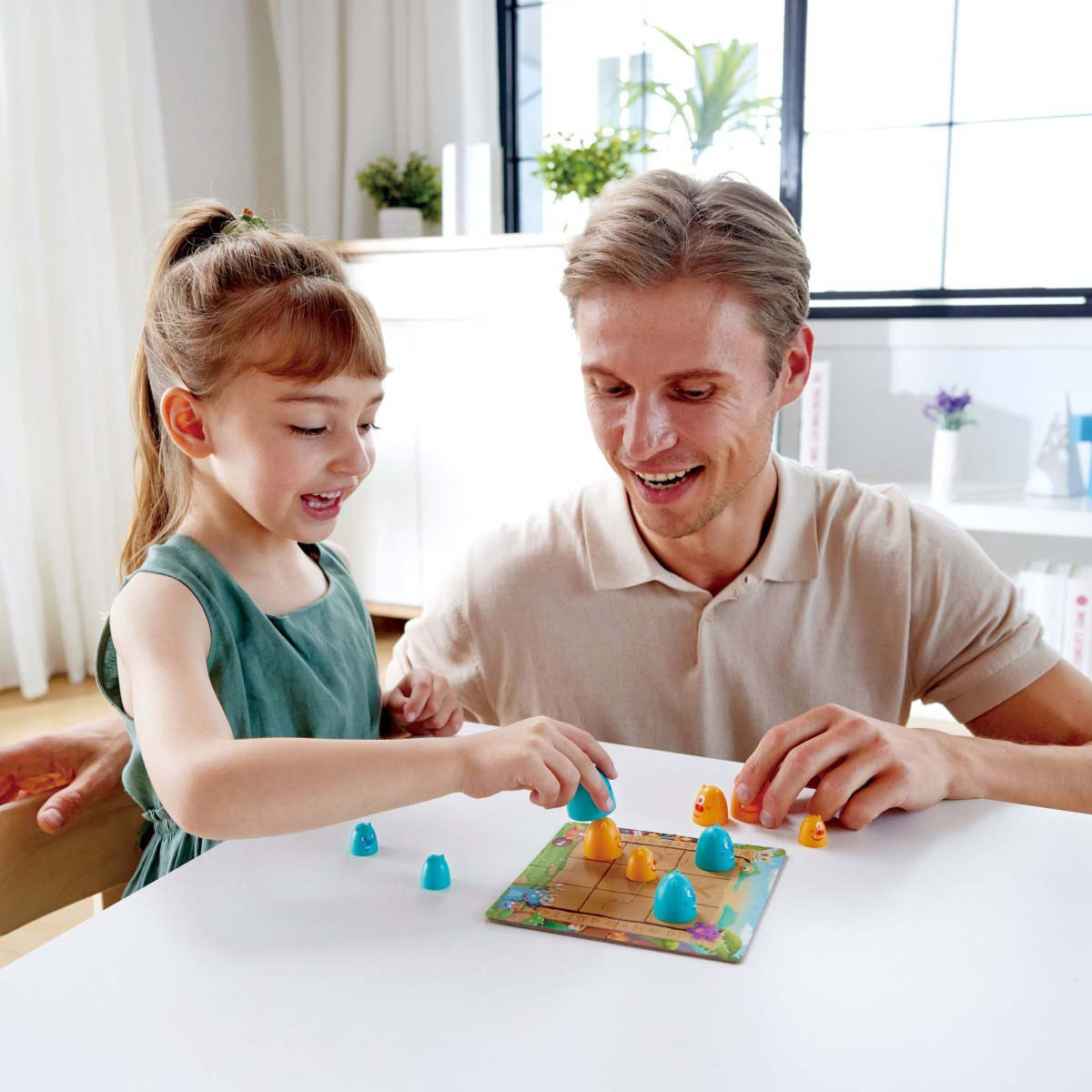 Juego de Mesa Tatetí de Monstruos Hape